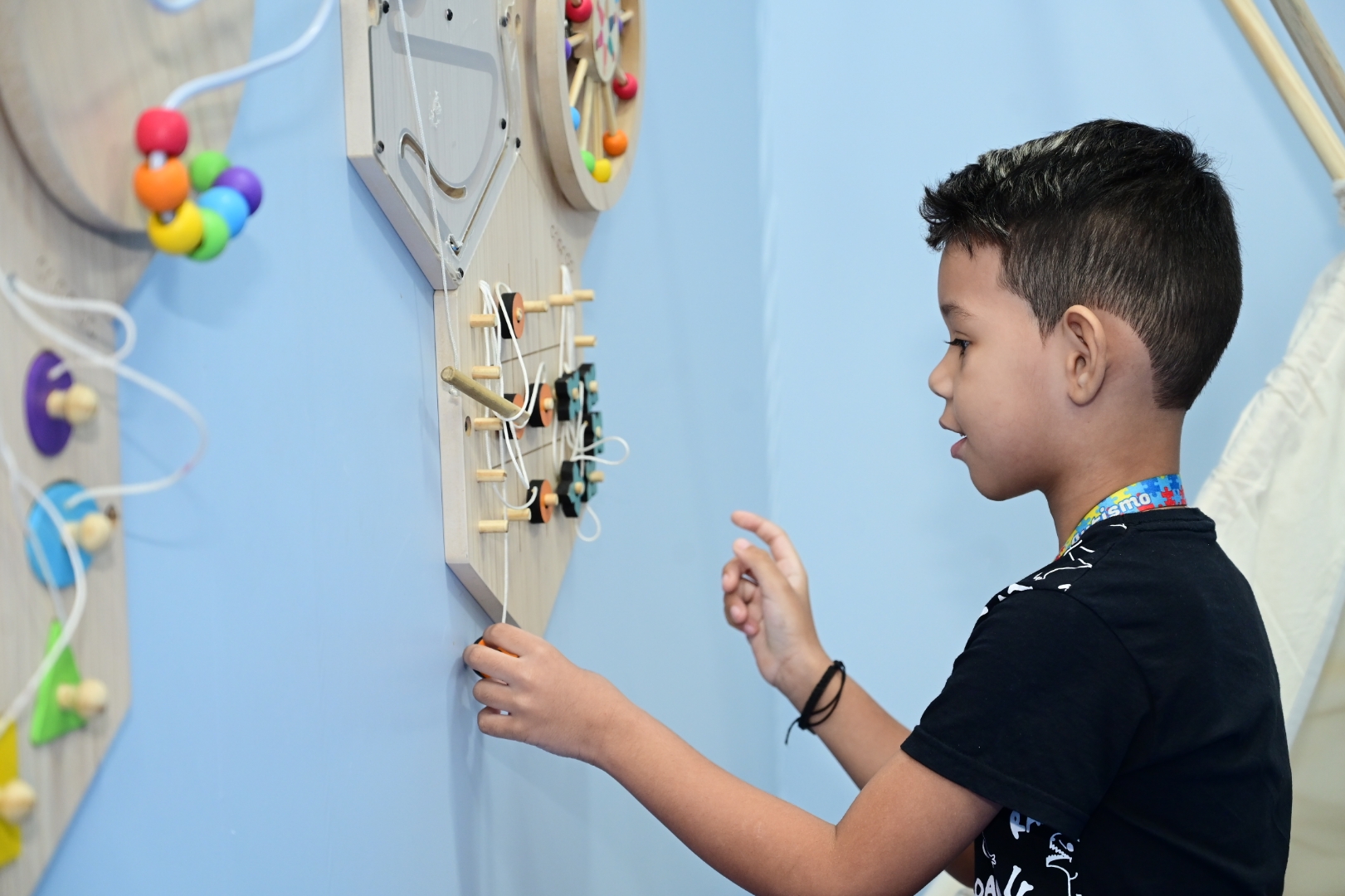 Espaços Sensoriais: SPS destaca valor das salas de acolhimento e inclusão no Dia do Orgulho Autista