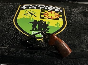 Adolescente armado é capturado pela PMCE após confronto armado na ponte do Bom Jardim.