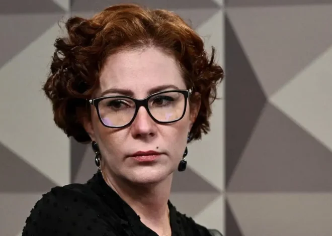 Justiça italiana decide manter deputada Carla Zambelli presa devido ao risco de fuga