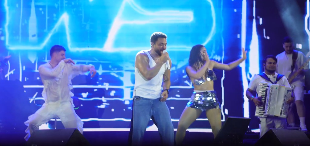 Carnaval de Paracuru agita com mais de 70 mil fãs no show de Wesley Safadão