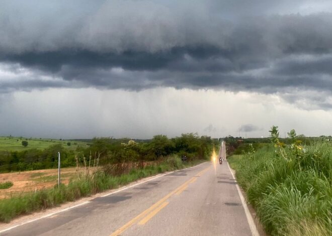 Mais de 100 cidades do Ceará são atingidas por chuvas intensas de domingo para segunda-feira.