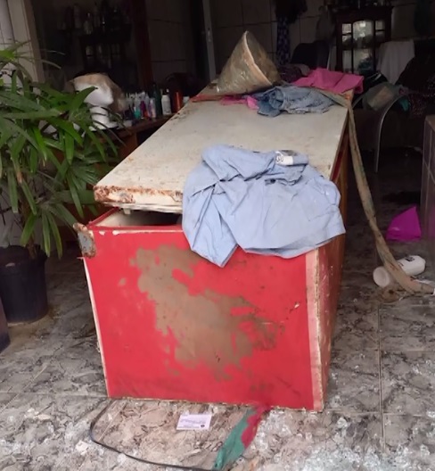 Cadáver em avançado estado de decomposição encontrado dentro de geladeira em residência abandonada no estado do Ceará