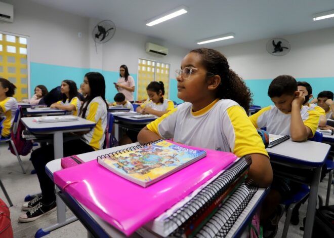 Importância das escolas no desenvolvimento do futuro: celebração do Dia da Escola.