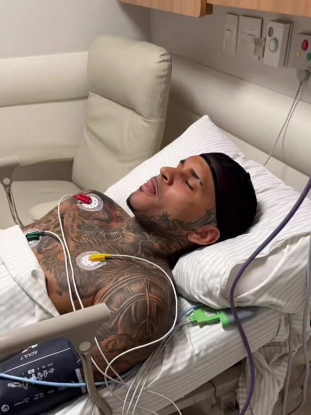 Anderson Neiff, cantor, é atingido por disparos após uma intensa perseguição em São Paulo e é submetido a procedimento cirúrgico.